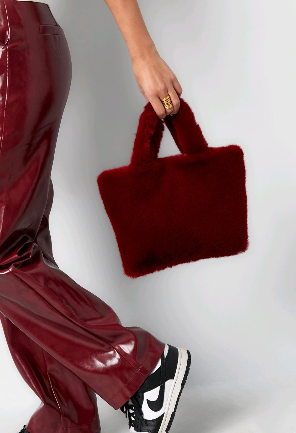 "Flauschige Handtasche 'Berry Bliss' – Burgundy Love"